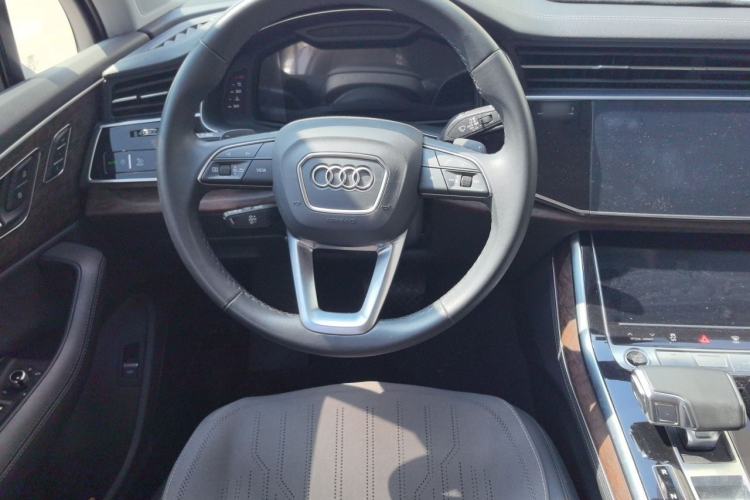 Used Audi Q7 2023 55 TFSI quattro S line Sport Edition Steering Wheel