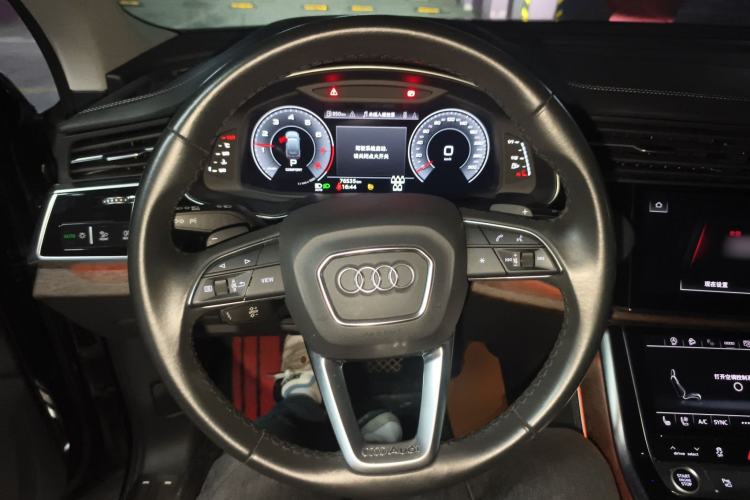 Used Audi Q7 2023 45 TFSI quattro S line Sport model Steering Wheel