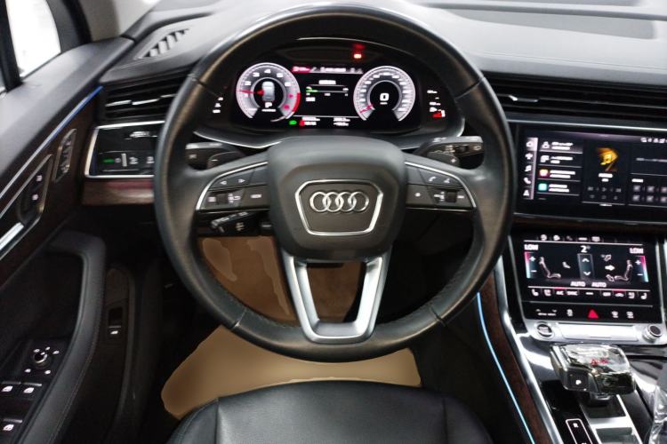 Used Audi Q7 2023 45 TFSI quattro S line Sport model Steering Wheel
