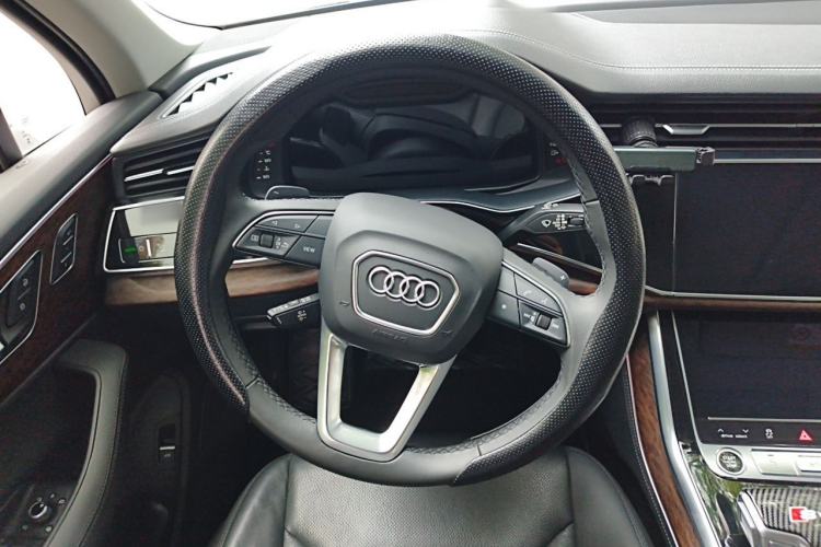 Used Audi Q7 2023 45 TFSI quattro S line Sport model Steering Wheel