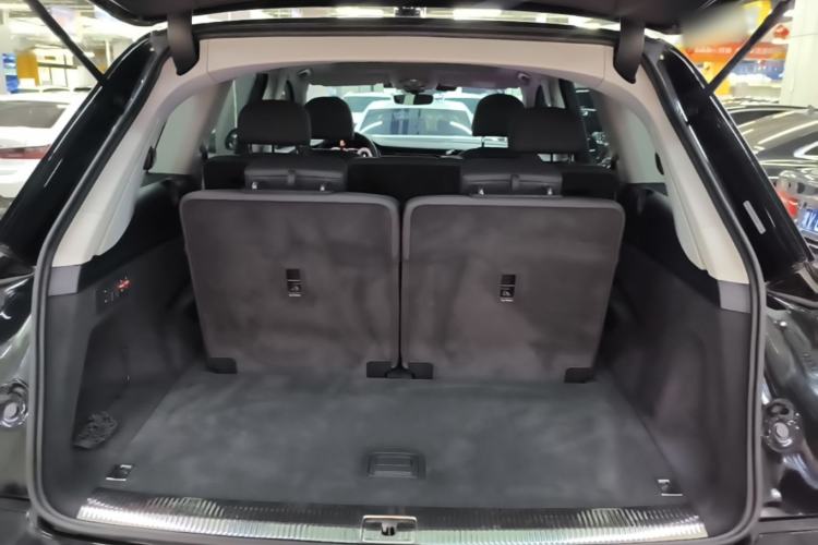 Used Audi Q7 2023 45 TFSI quattro S line Sport model Trunk