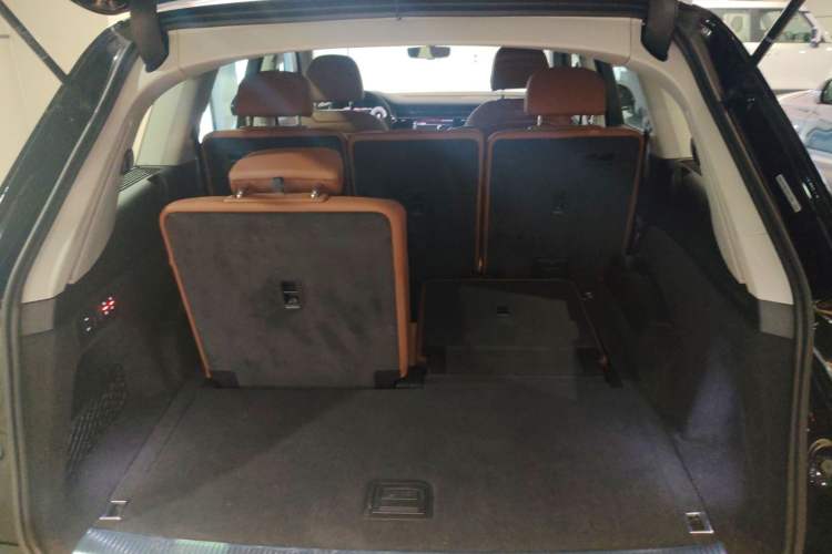 Used Audi Q7 2023 45 TFSI quattro S line Sport model Trunk