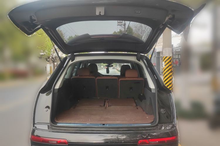 Used Audi Q7 2023 45 TFSI quattro S line Sport model Trunk