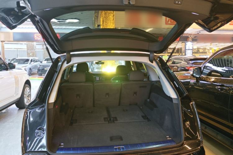 Used Audi Q7 2023 55 TFSI quattro S line Sport Edition Trunk