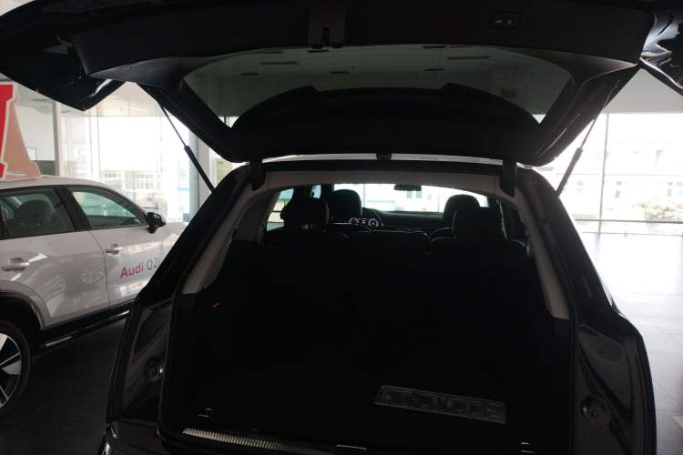 Used Audi Q7 2023 45 TFSI quattro S line Sport model Trunk