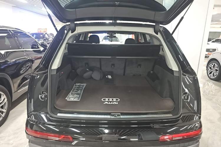 Used Audi Q7 2023 45 TFSI quattro S line Sport model Trunk