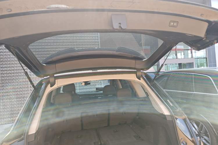 Used Audi Q7 2023 45 TFSI quattro S line Sport model Trunk