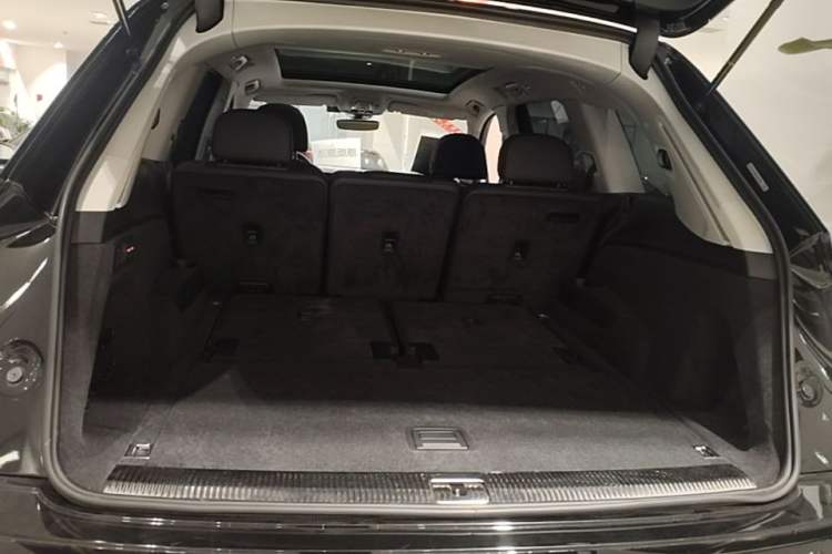 Used Audi Q7 2023 55 TFSI quattro S line Sport Edition Trunk
