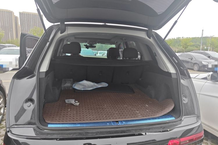 Used Audi Q7 2023 45 TFSI quattro S line Sport model Trunk