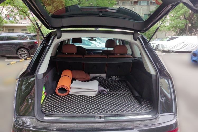 Used Audi Q7 2023 55 TFSI quattro S line Sport Edition Trunk