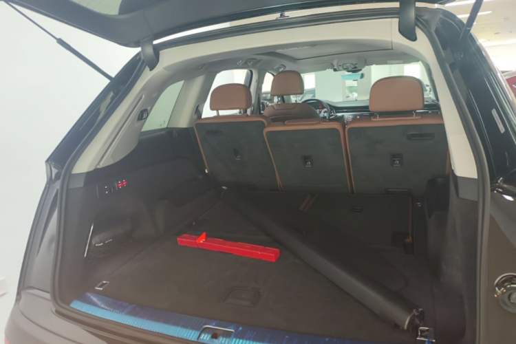Used Audi Q7 2023 55 TFSI quattro S line Sport Edition Trunk