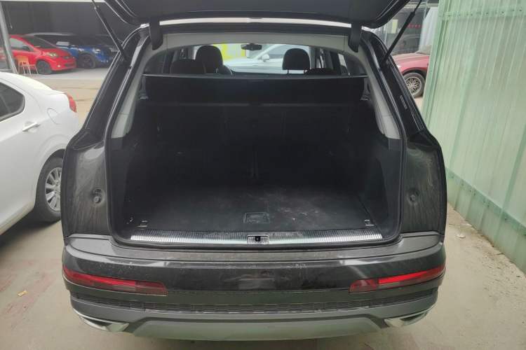 Used Audi Q7 2023 55 TFSI quattro S line Sport Edition Trunk