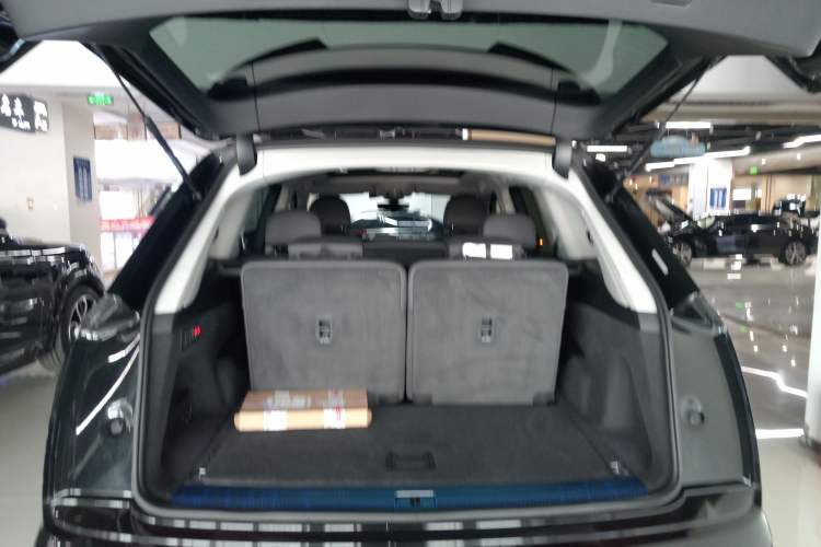 Used Audi Q7 2023 55 TFSI quattro S line Sport Edition Trunk