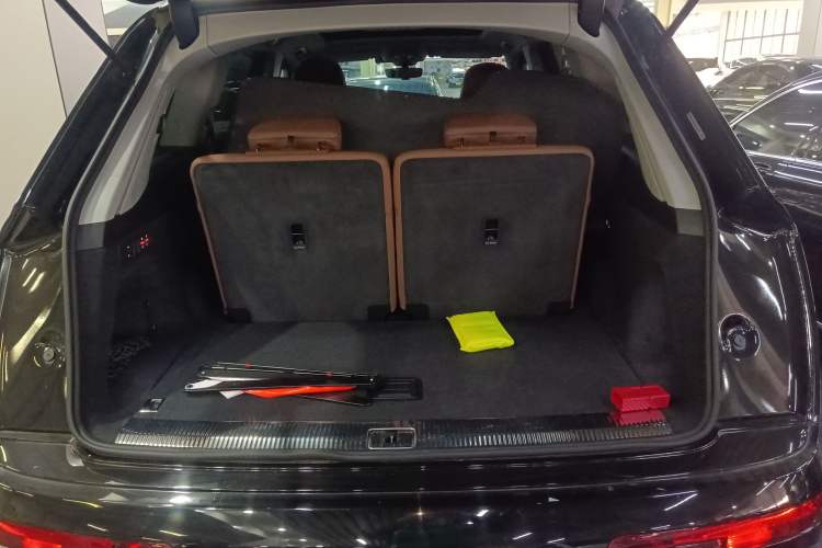 Used Audi Q7 2023 45 TFSI quattro S line Sport model Trunk
