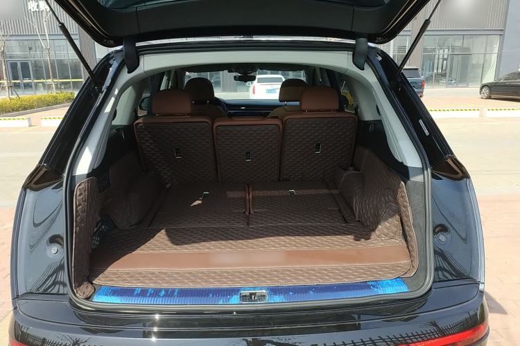Used Audi Q7 2023 45 TFSI quattro S line Sport model Trunk
