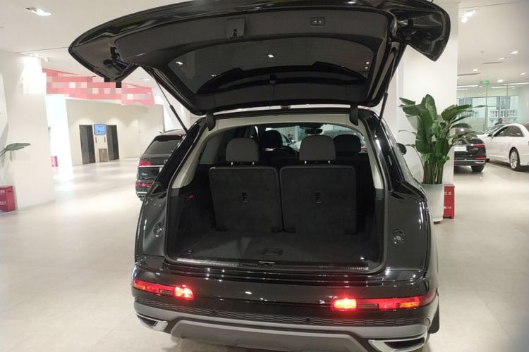 Used Audi Q7 2023 55 TFSI quattro S line Sport Edition Trunk