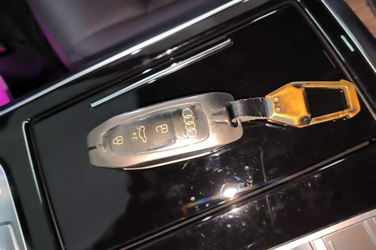 Used Audi Q7 2023 45 TFSI quattro S line Sport model Vehicle Key