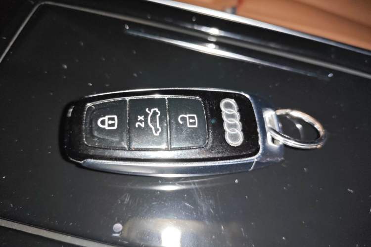 Used Audi Q7 2023 55 TFSI quattro S line Sport Edition Vehicle Key