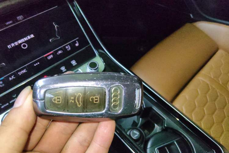 Used Audi Q7 2023 55 TFSI quattro S line Sport Edition Vehicle Key