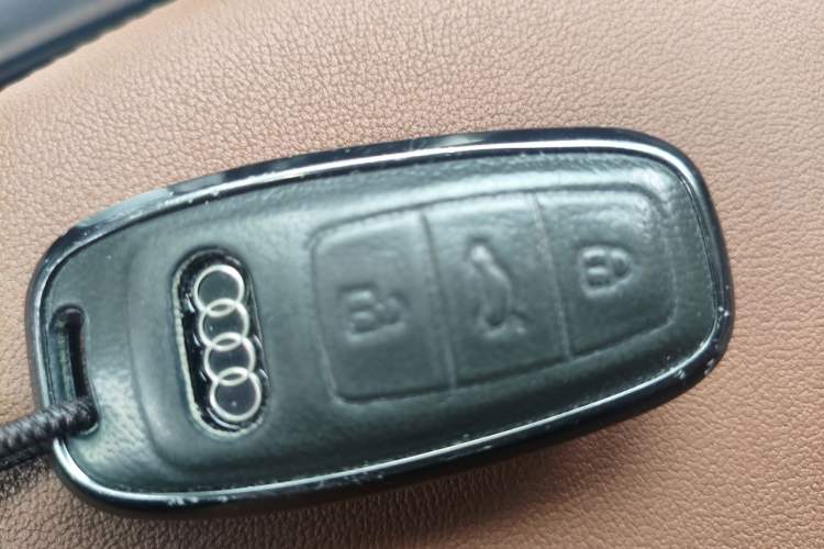 Used Audi Q7 2023 55 TFSI quattro S line Sport Edition Vehicle Key