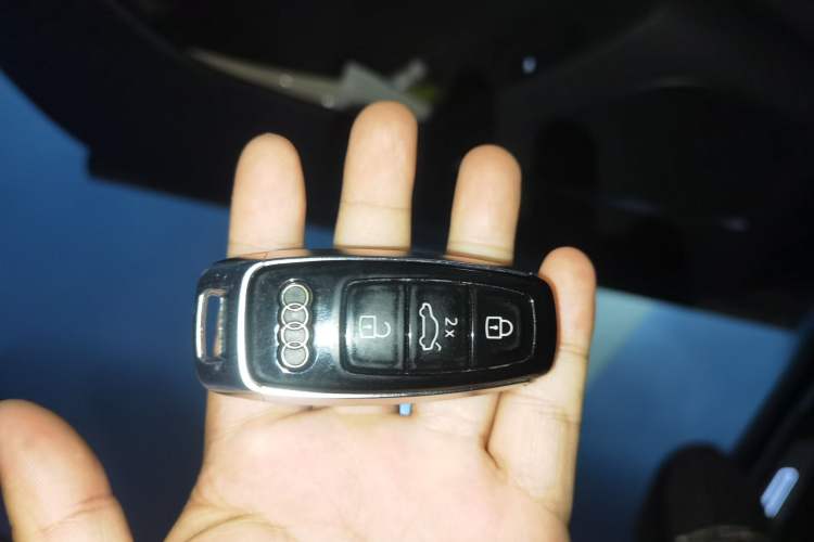 Used Audi Q7 2023 55 TFSI quattro S line Sport Edition Vehicle Key