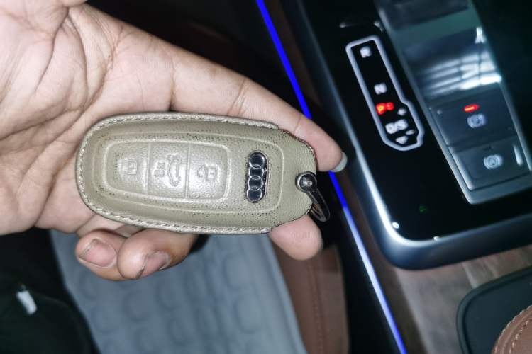 Used Audi Q7 2023 55 TFSI quattro S line Sport Edition Vehicle Key