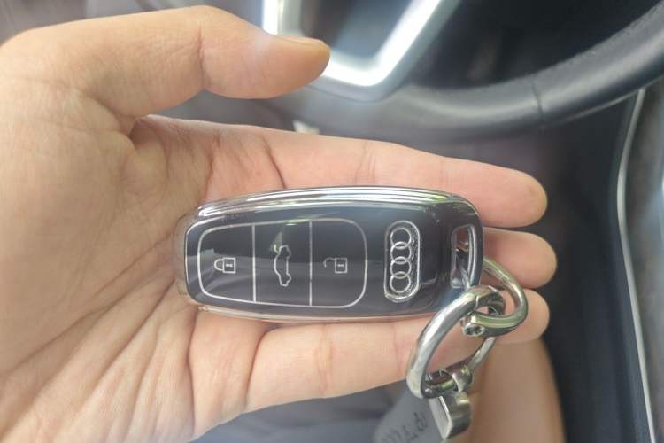 Used Audi Q7 2023 55 TFSI quattro S line Sport Edition Vehicle Key