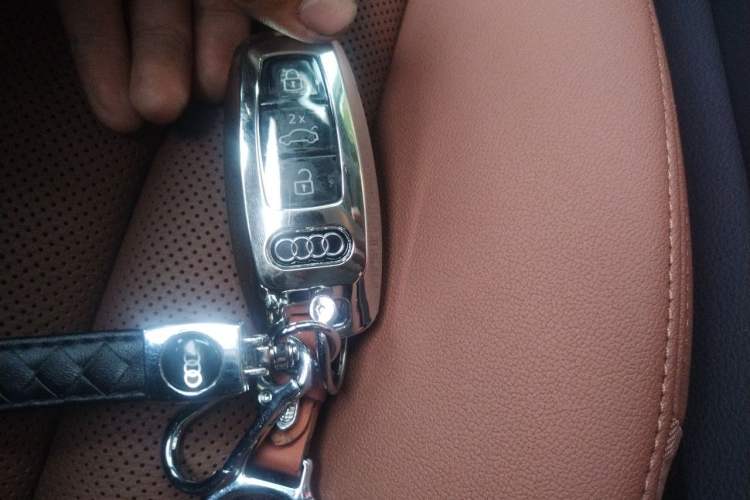 Used Audi Q7 2023 45 TFSI quattro S line Sport model Vehicle Key