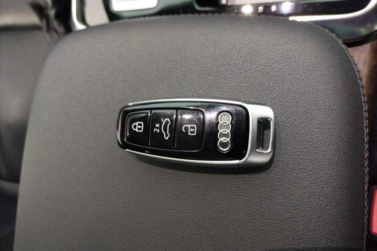 Used Audi Q7 2023 45 TFSI quattro S line Sport model Vehicle Key