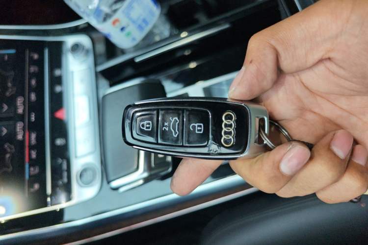 Used Audi Q7 2023 55 TFSI quattro S line Sport Edition Vehicle Key