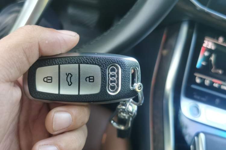 Used Audi Q7 2023 45 TFSI quattro S line Sport model Vehicle Key