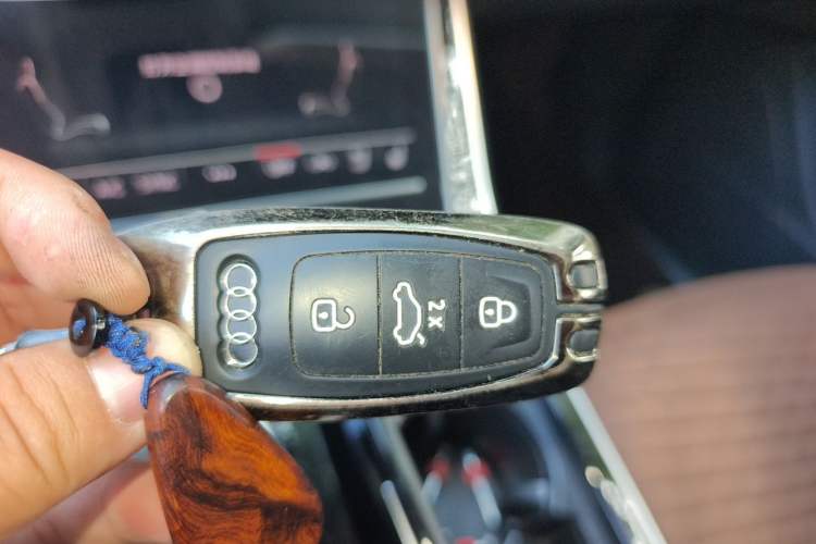 Used Audi Q7 2023 45 TFSI quattro S line Sport model Vehicle Key