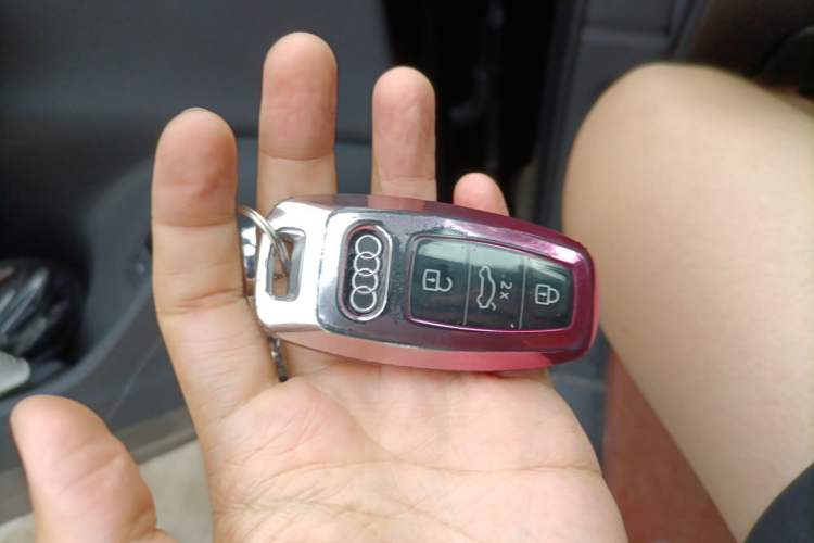 Used Audi Q7 2023 45 TFSI quattro S line Sport model Vehicle Key