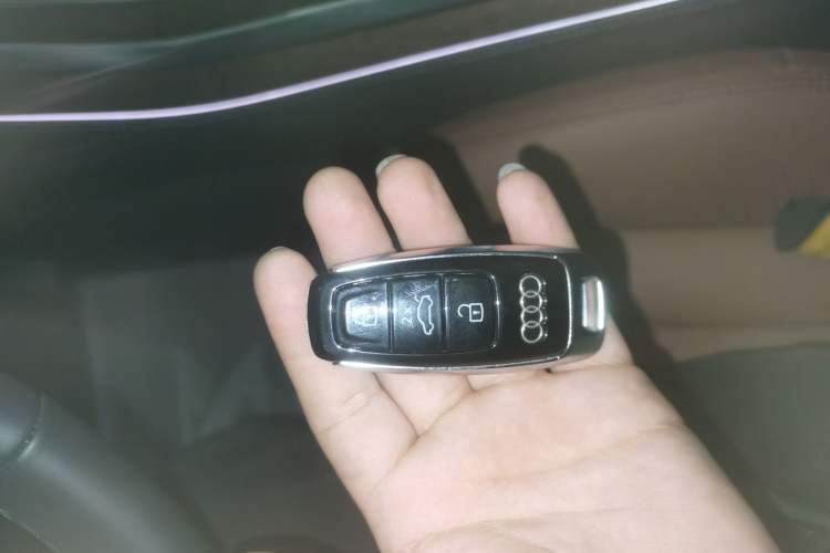 Used Audi Q7 2023 55 TFSI quattro S line Sport Edition Vehicle Key