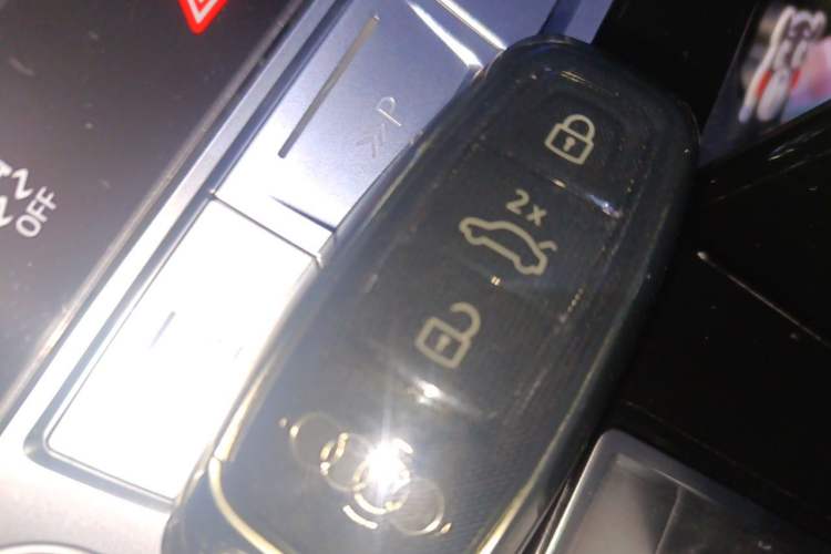 Used Audi Q7 2023 55 TFSI quattro S line Sport Edition Vehicle Key