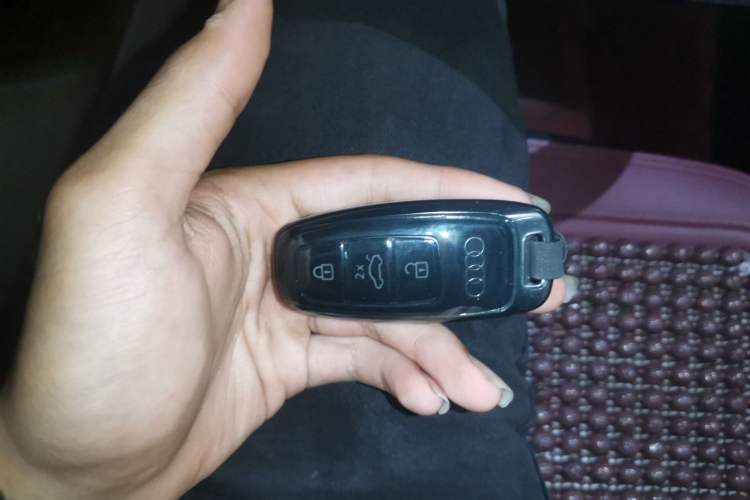 Used Audi Q7 2023 55 TFSI quattro S line Sport Edition Vehicle Key