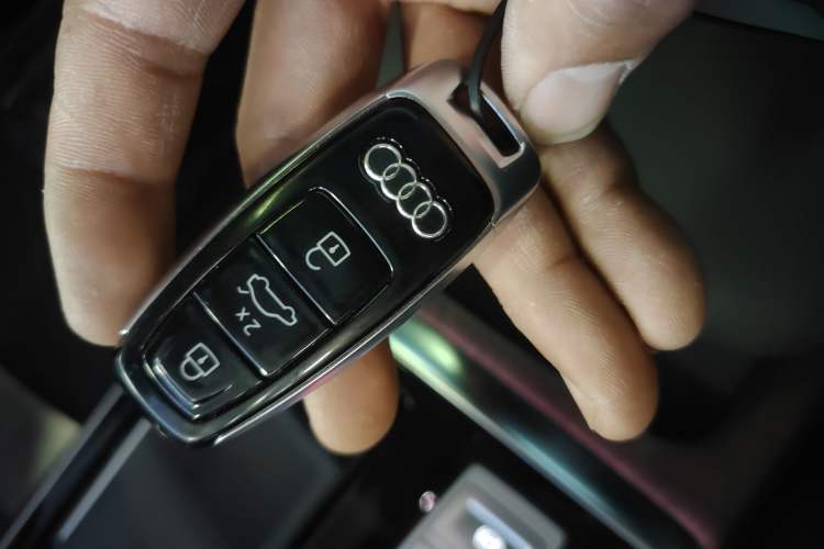 Used Audi Q7 2023 45 TFSI quattro S line Sport model Vehicle Key