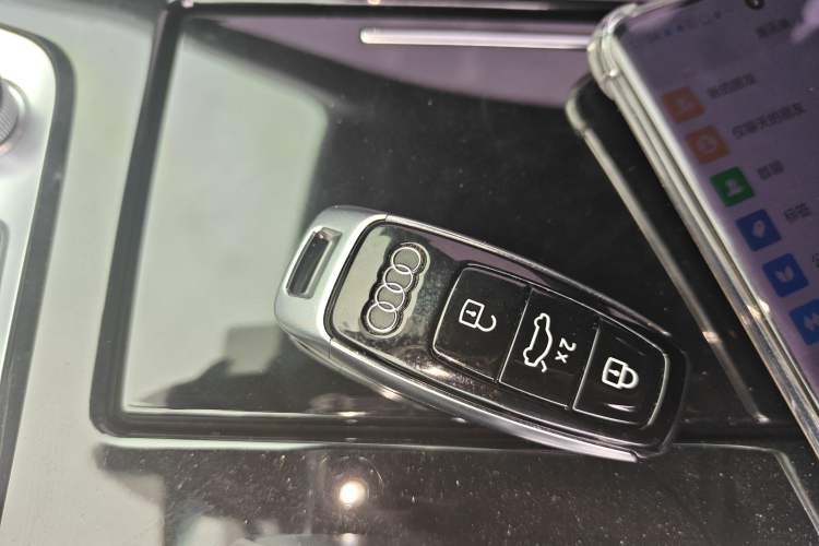 Used Audi Q7 2023 45 TFSI quattro S line Sport model Vehicle Key