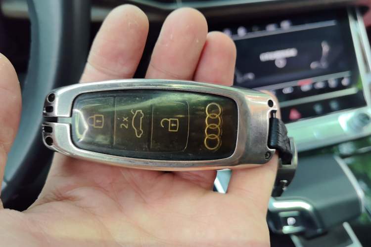 Used Audi Q7 2023 55 TFSI quattro S line Sport Edition Vehicle Key