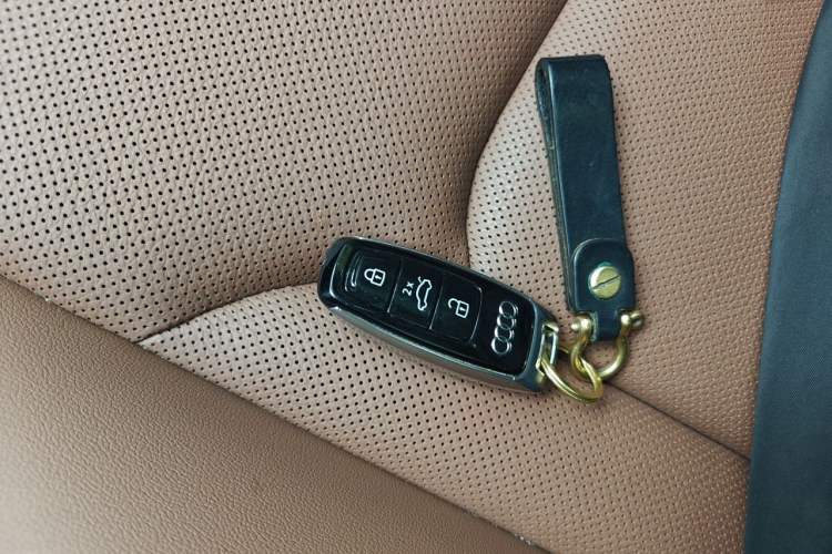 Used Audi Q7 2023 55 TFSI quattro S line Sport Edition Vehicle Key