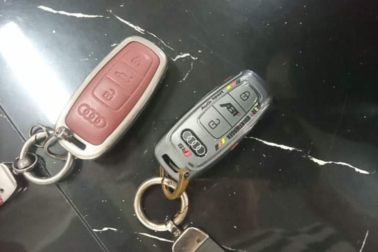 Used Audi Q7 2023 45 TFSI quattro S line Sport model Vehicle Key