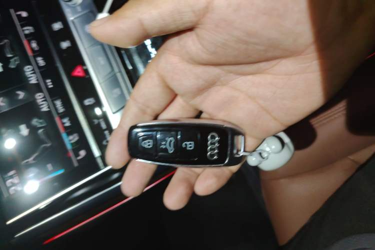 Used Audi Q7 2023 45 TFSI quattro S line Sport model Vehicle Key