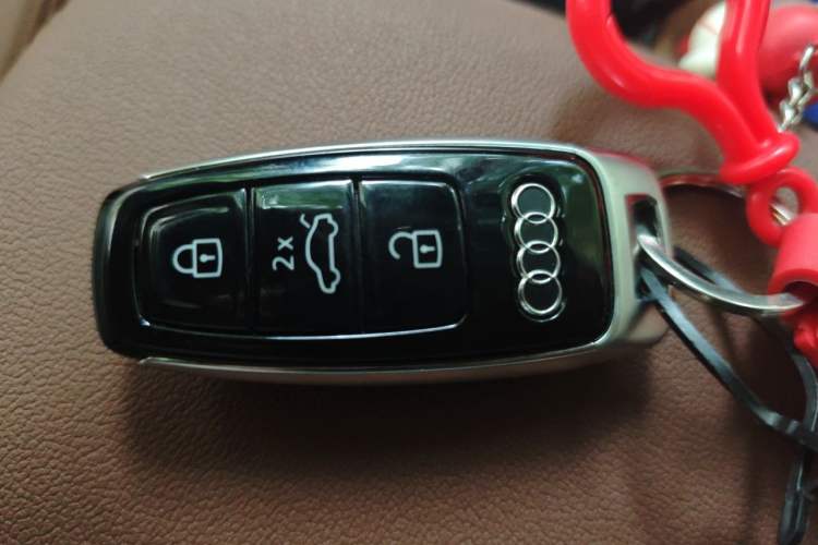 Used Audi Q7 2023 45 TFSI quattro S line Sport model Vehicle Key