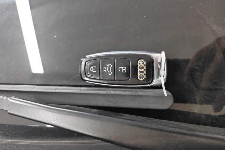 Used Audi Q7 2023 45 TFSI quattro S line Sport model Vehicle Key