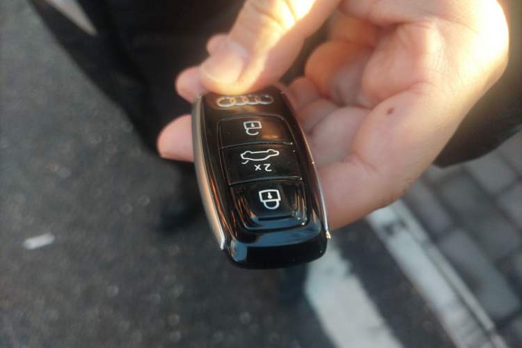 Used Audi Q7 2023 55 TFSI quattro S line Sport Edition Vehicle Key