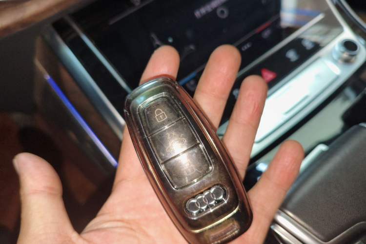 Used Audi Q7 2023 55 TFSI quattro S line Sport Edition Vehicle Key