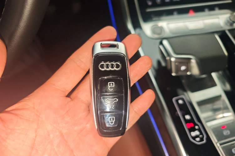 Used Audi Q7 2023 55 TFSI quattro S line Sport Edition Vehicle Key