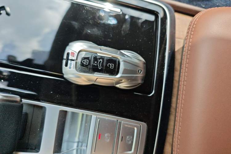 Used Audi Q7 2023 55 TFSI quattro S Prestige Edition Vehicle Key