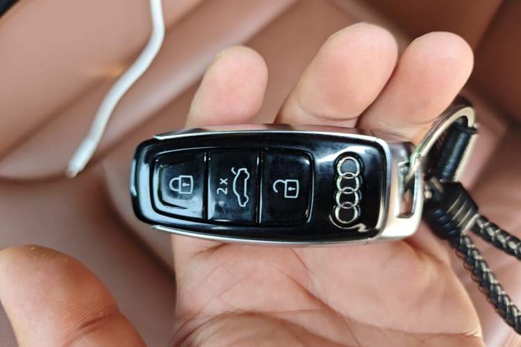 Used Audi Q7 2023 45 TFSI quattro S line Sport model Vehicle Key