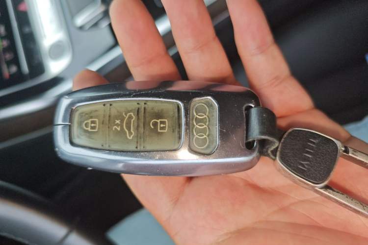 Used Audi Q7 2023 55 TFSI quattro S line Sport Edition Vehicle Key